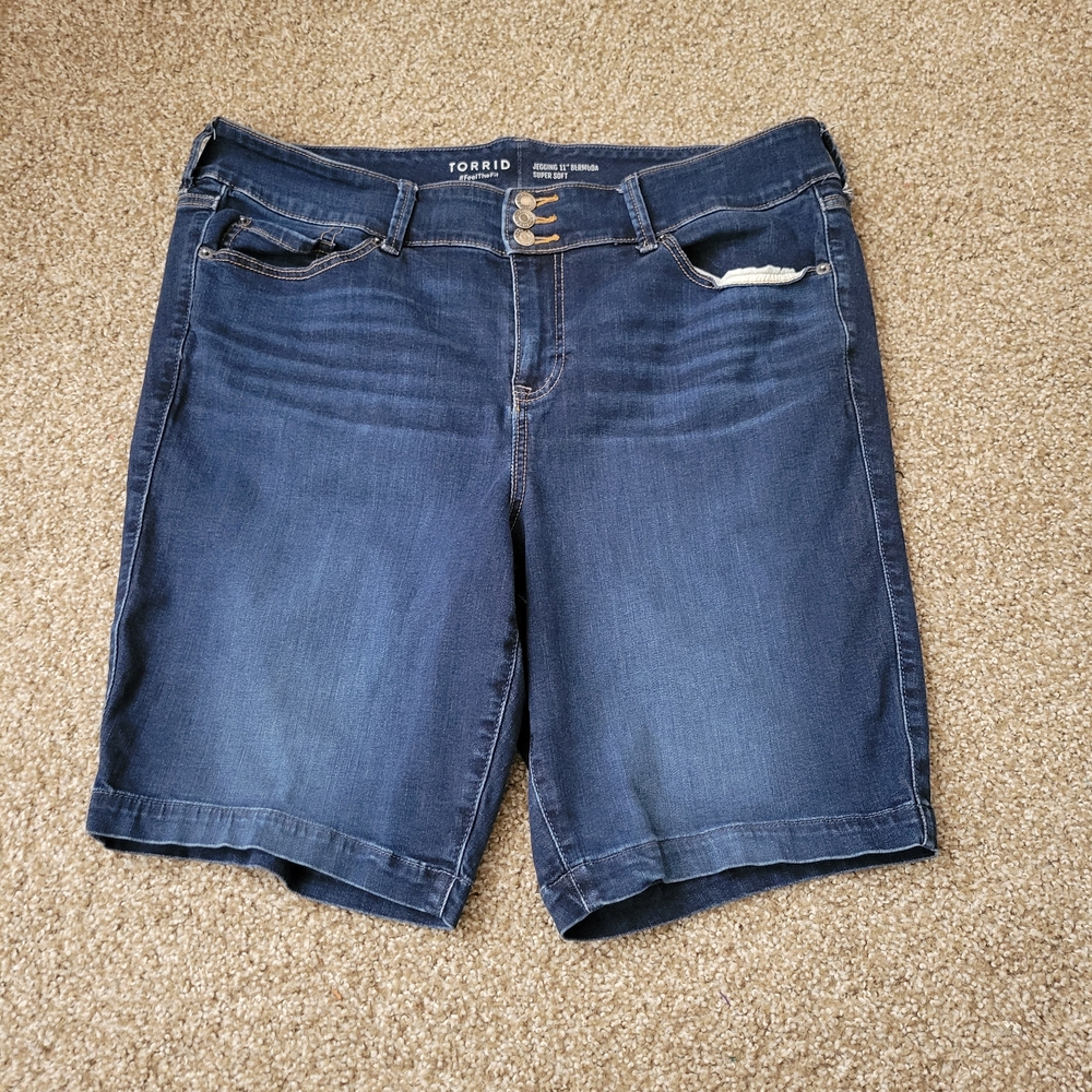 Torrid Denim Bermuda Super Soft High Rise Short Jegging - Picture 3 of 12